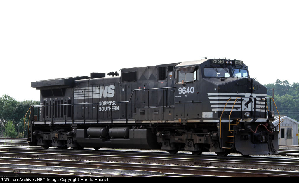 NS 9640 is power for train E60